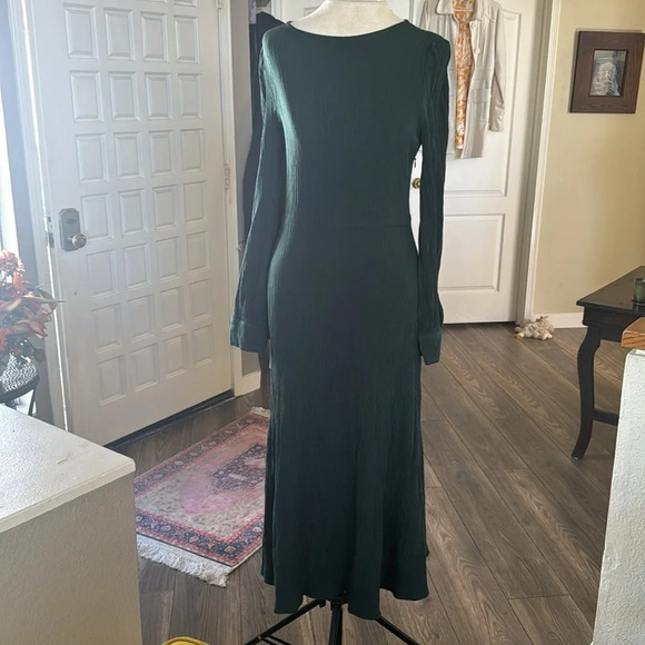 Zara Bottle Green Wrinkled Look Feminine Fit Bloggers Favorite Dress size S - Picture 4 of 16